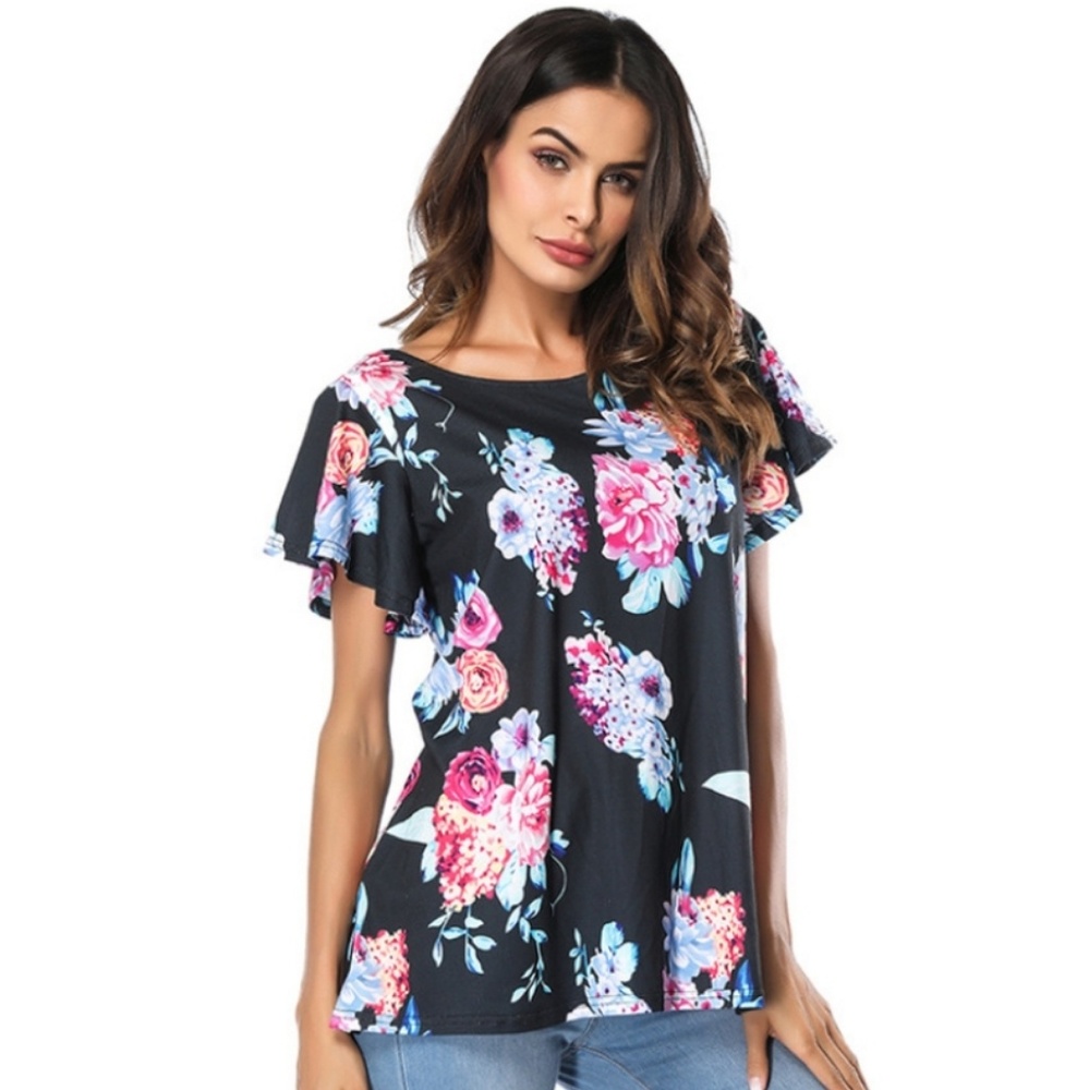 SALE!!! 🛍  Black floral blouse